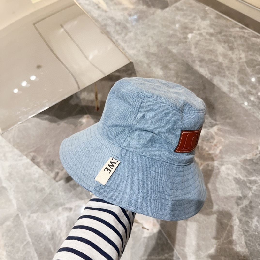 Loewe Caps